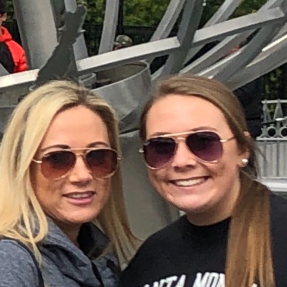 Meet your Posher, Ellie - Picture 1 of 1